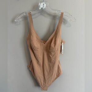 SKIMS Unlined Plunge Thong Bodysuit Sienna NWT Medium